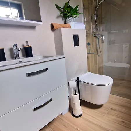 Klif-nowe Klimatyzowane Domki, 400m Od Centrum Rewala, 30m Od Morza Ferienhaus