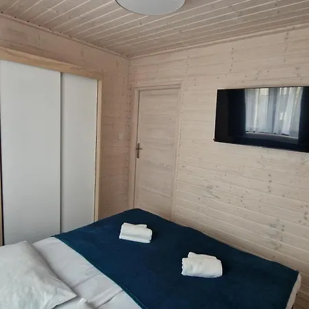 Ferienhaus Klif-nowe Klimatyzowane Domki, 400m Od Centrum Rewala, 30m Od Morza *