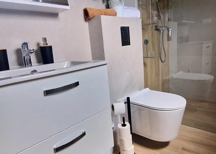 Klif-nowe Klimatyzowane Domki, 400m Od Centrum Rewala, 30m Od Morza Vakantiehuis